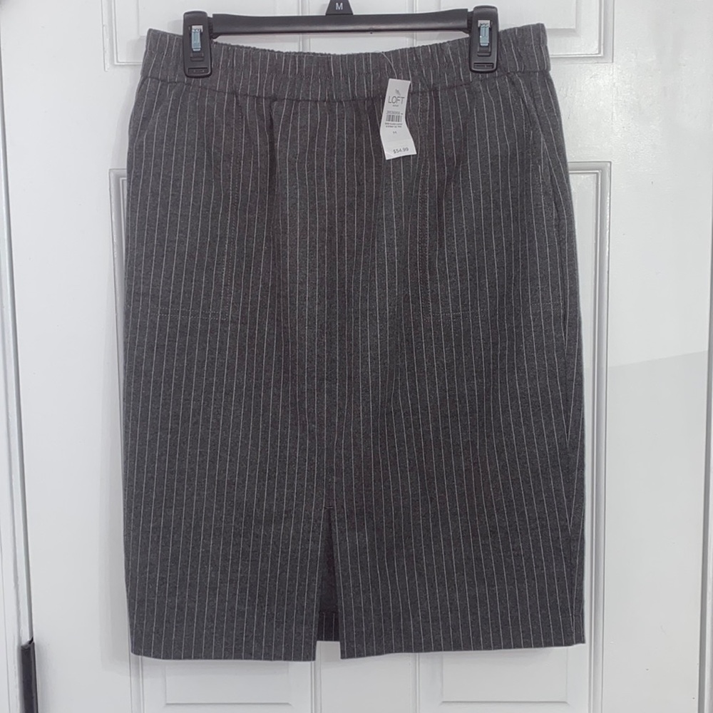 BRAND NEW Loft Women Pencil Skirt (Size: M)
